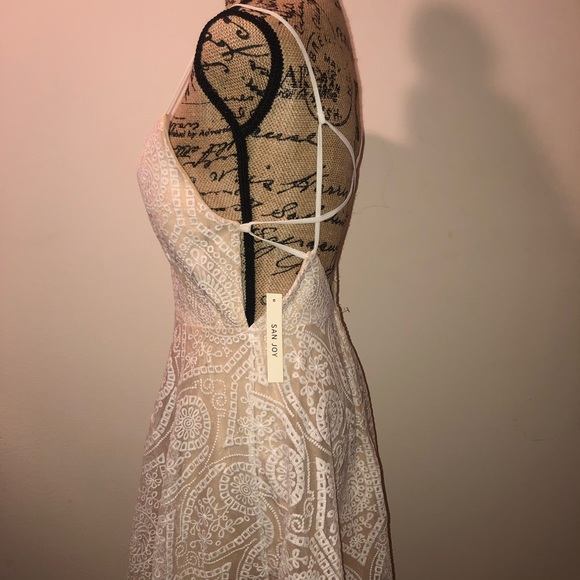 NWT- SAN JOY Deep Sweetheart Neckline Dress - Picture 3 of 6